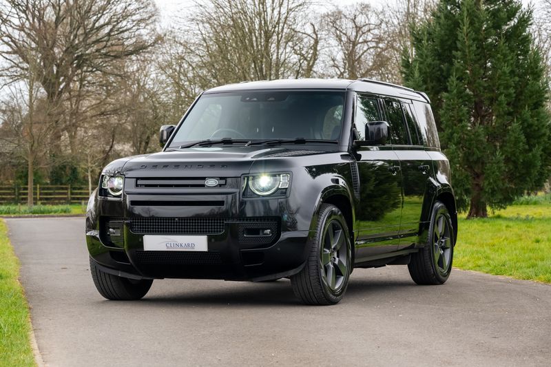Defender 110 D300 X-Dynamic HSE Hard Top Commercial (Urban Seat Conversion)
