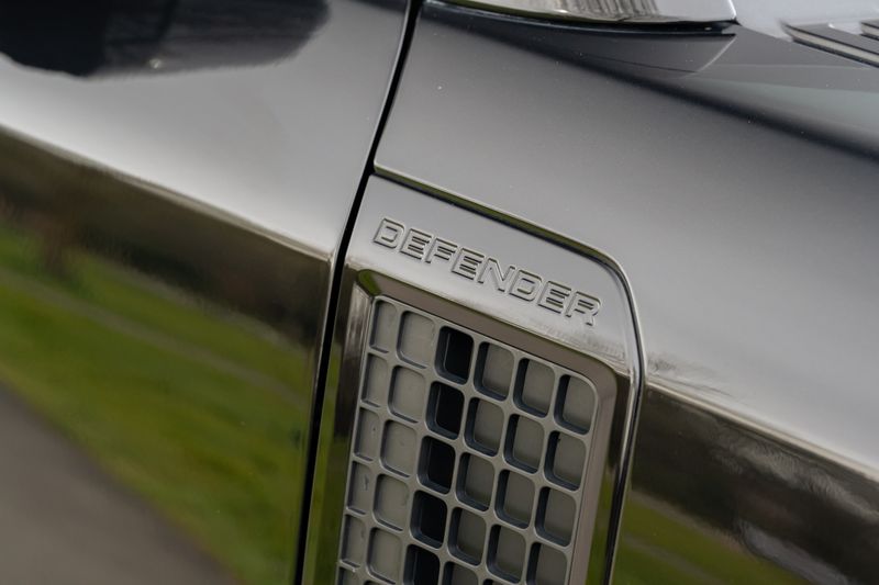 Defender 110 D300 X-Dynamic HSE Hard Top Commercial (Urban Seat Conversion)