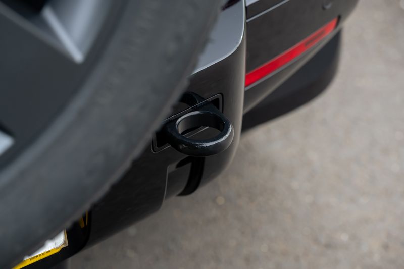 Defender 110 D300 X-Dynamic HSE Hard Top Commercial (Urban Seat Conversion)