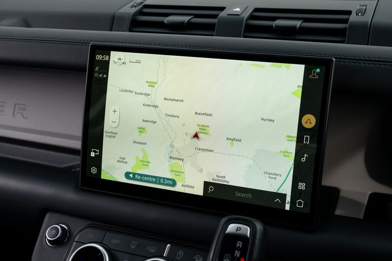 Defender 110 D300 X-Dynamic HSE Hard Top Commercial (Urban Seat Conversion)