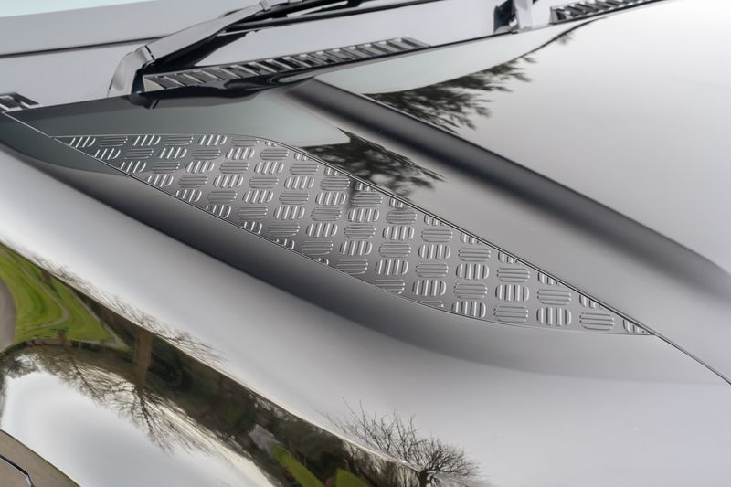 Defender 110 D300 X-Dynamic HSE Hard Top Commercial (Urban Seat Conversion)