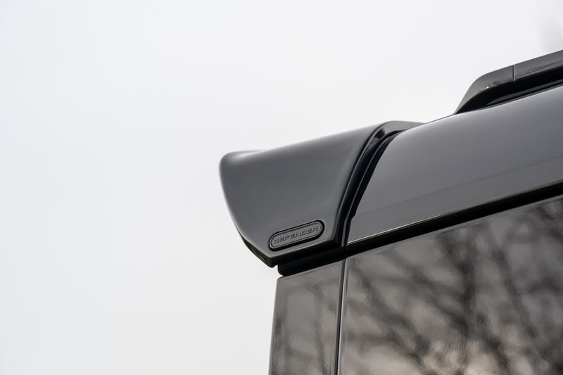 Defender 110 D300 X-Dynamic HSE Hard Top Commercial (Urban Seat Conversion)