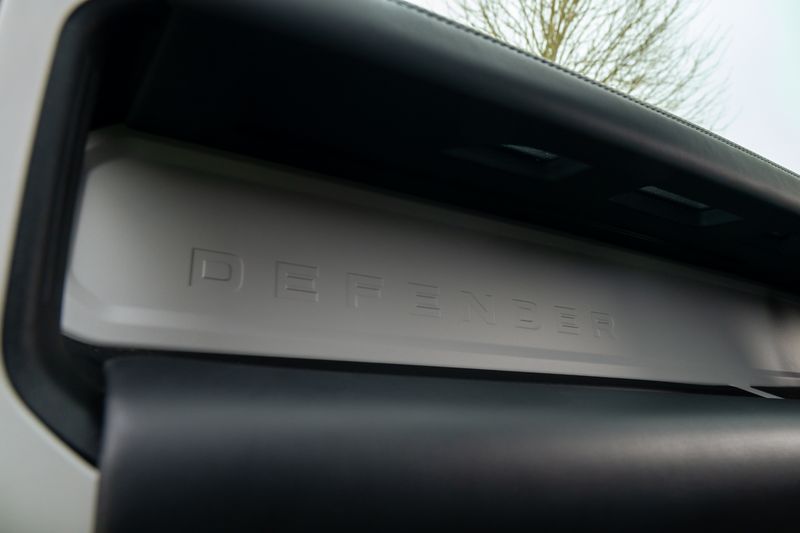 Defender 110 D300 X-Dynamic HSE Hard Top Commercial (Urban Seat Conversion)