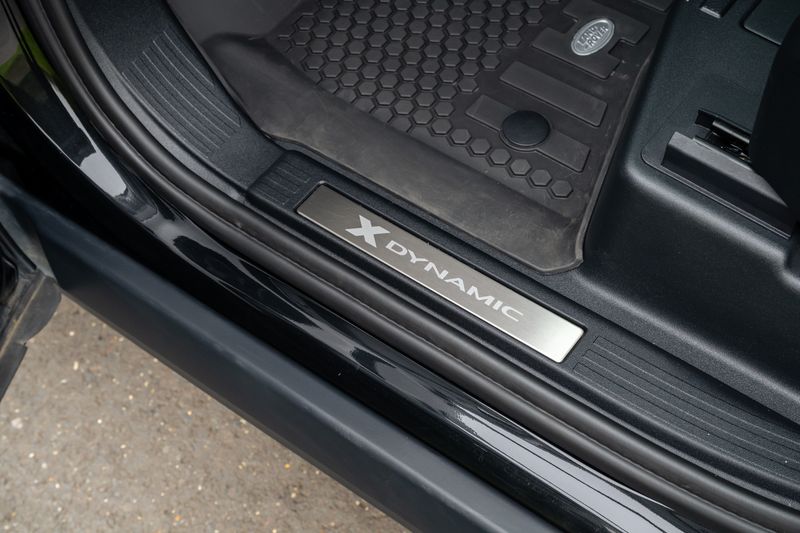 Defender 110 D300 X-Dynamic HSE Hard Top Commercial (Urban Seat Conversion)