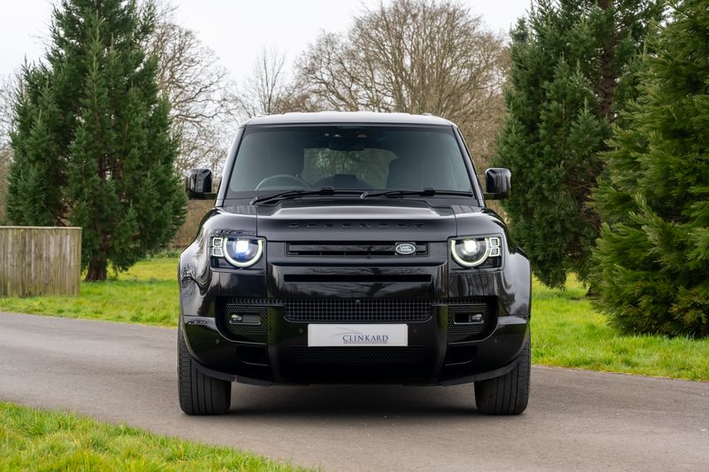 Defender 110 D300 X-Dynamic HSE Hard Top Commercial (Urban Seat Conversion)