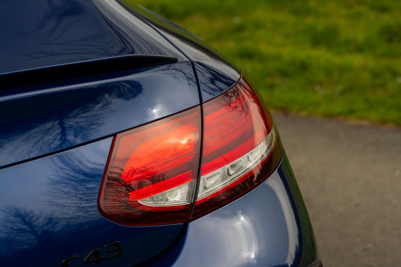 Mercedes-Benz C43 V6 AMG Coupe (Premium Plus)