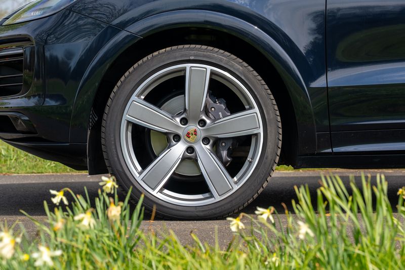 Porsche Cayenne 3.0T V6 Platinum Edition Tiptronic S 4WD