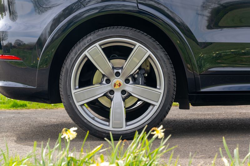 Porsche Cayenne 3.0T V6 Platinum Edition Tiptronic S 4WD