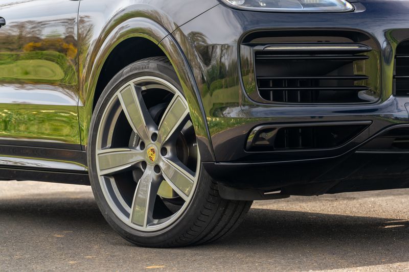 Porsche Cayenne 3.0T V6 Platinum Edition Tiptronic S 4WD