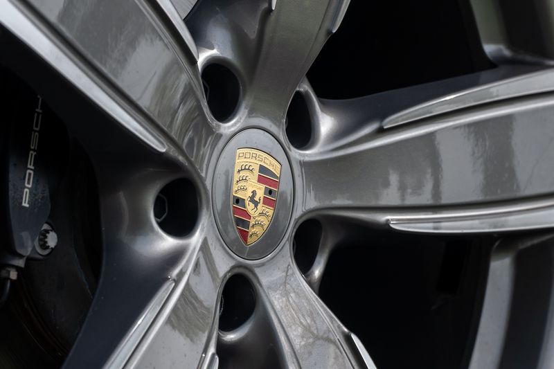 Porsche Cayenne 3.0T V6 Platinum Edition Tiptronic S 4WD