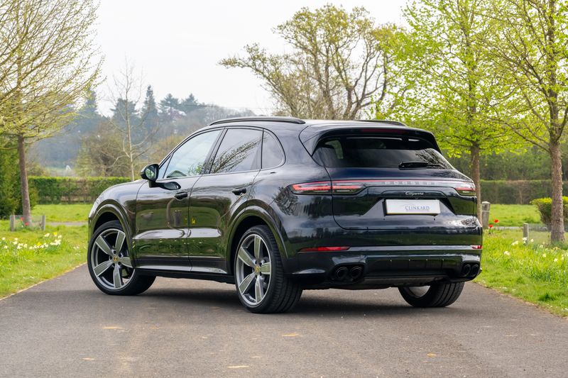 Porsche Cayenne 3.0T V6 Platinum Edition Tiptronic S 4WD