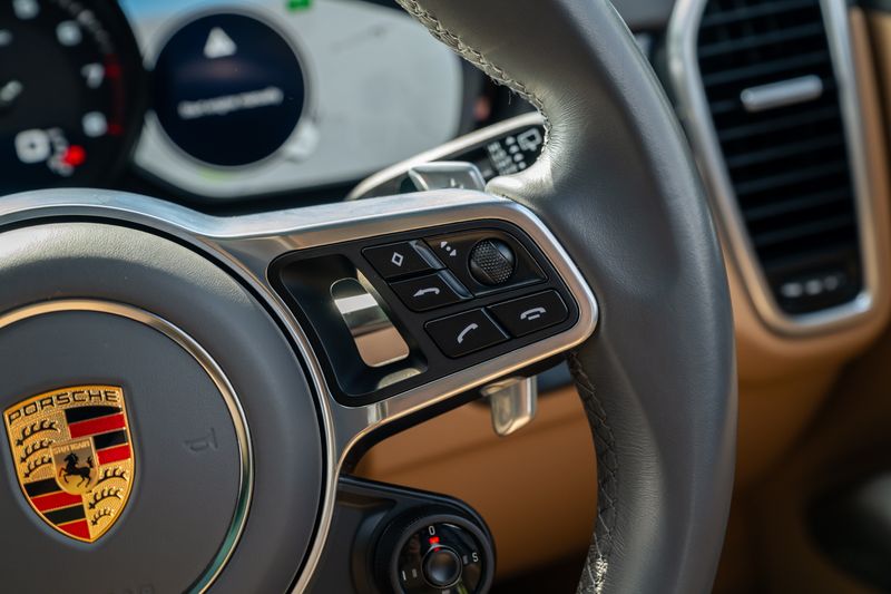 Porsche Cayenne 3.0T V6 Platinum Edition Tiptronic S 4WD