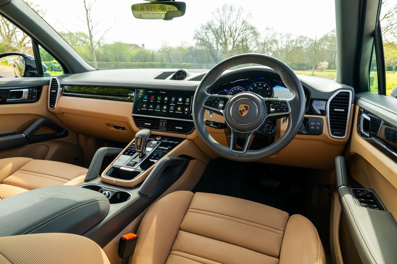 Porsche Cayenne 3.0T V6 Platinum Edition Tiptronic S 4WD