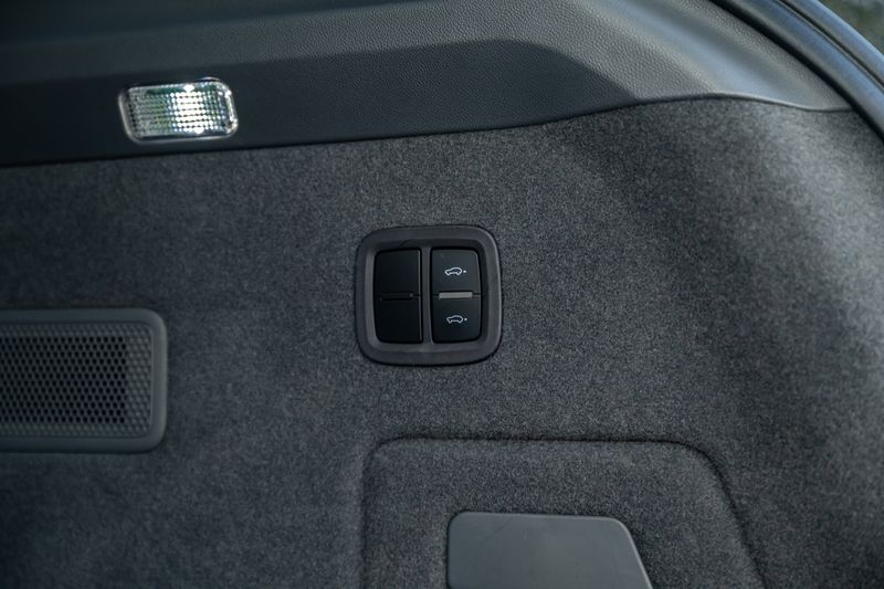 Porsche Cayenne 3.0T V6 Platinum Edition Tiptronic S 4WD