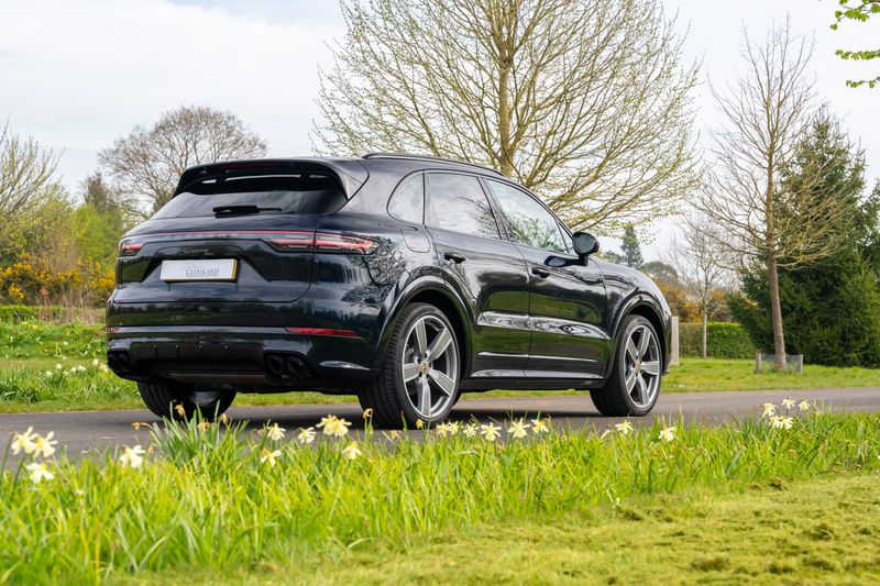 Porsche Cayenne 3.0T V6 Platinum Edition Tiptronic S 4WD