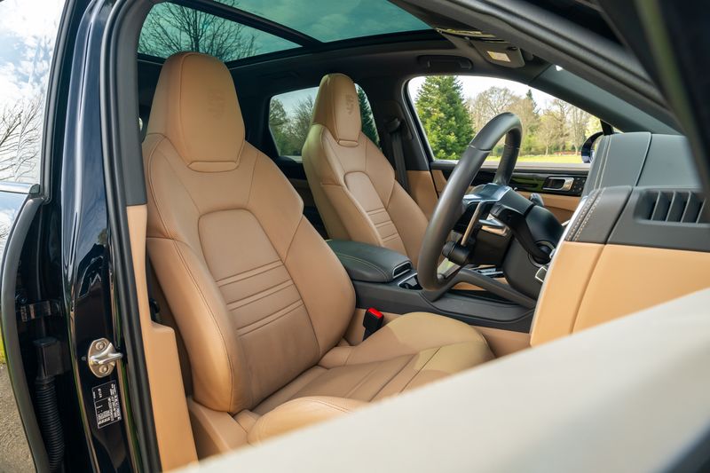 Porsche Cayenne 3.0T V6 Platinum Edition Tiptronic S 4WD