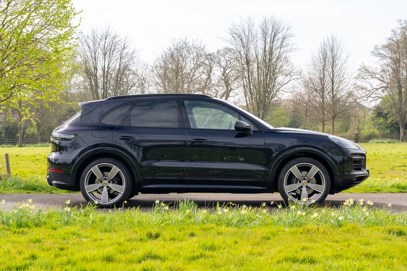 Porsche Cayenne 3.0T V6 Platinum Edition Tiptronic S 4WD