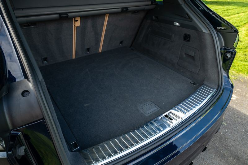 Porsche Cayenne 3.0T V6 Platinum Edition Tiptronic S 4WD