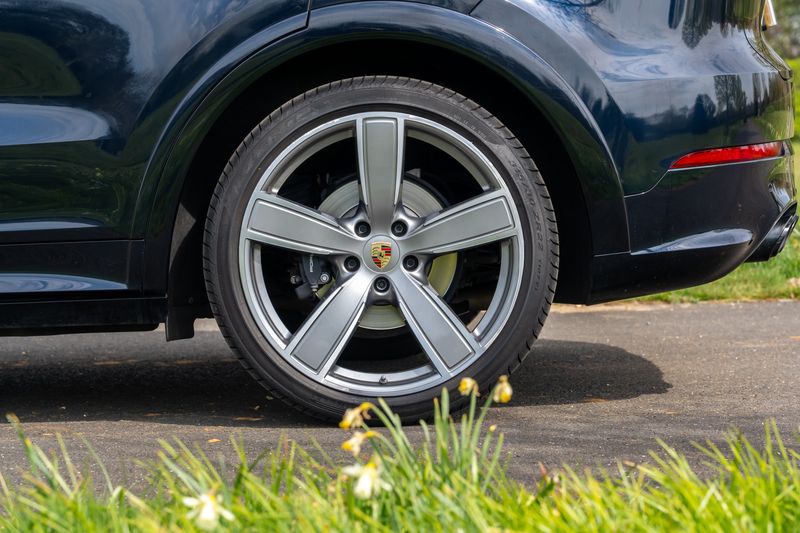 Porsche Cayenne 3.0T V6 Platinum Edition Tiptronic S 4WD