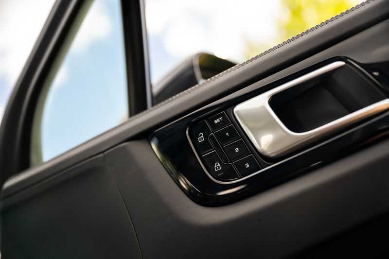 Porsche Cayenne 3.0 V6 E-Hybrid Tiptronic S 4WD