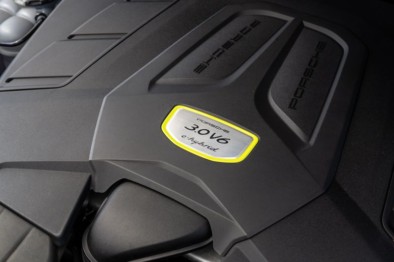 Porsche Cayenne 3.0 V6 E-Hybrid Tiptronic S 4WD