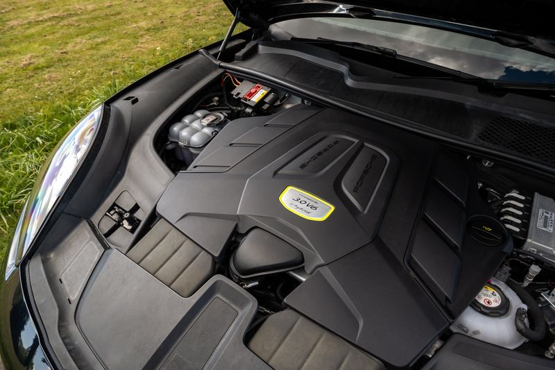 Porsche Cayenne 3.0 V6 E-Hybrid Tiptronic S 4WD