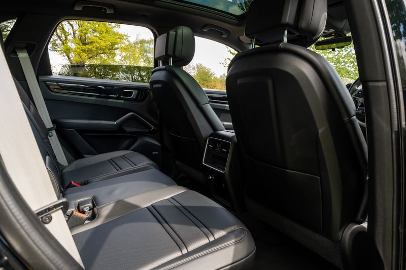 Porsche Cayenne 3.0 V6 E-Hybrid Tiptronic S 4WD