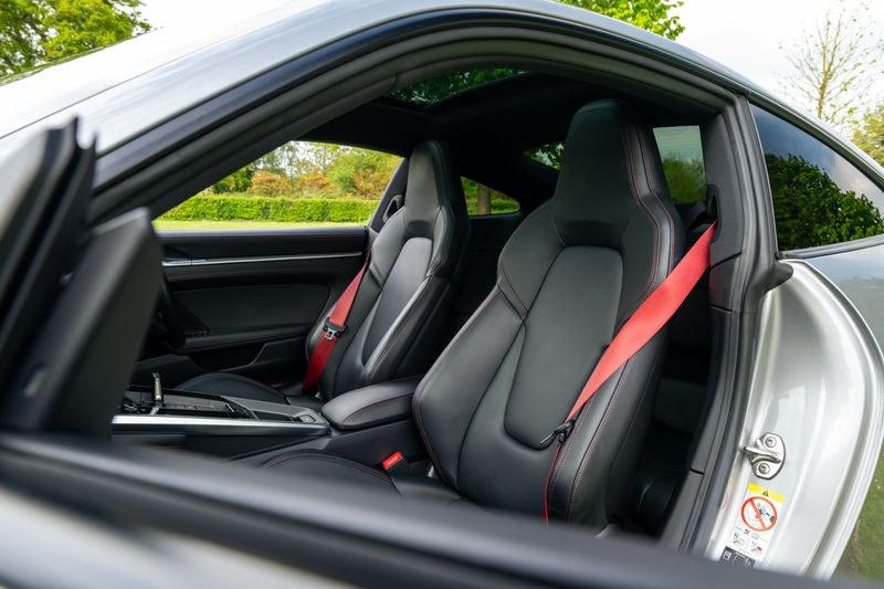 Porsche 911 (992) Carrera S PDK