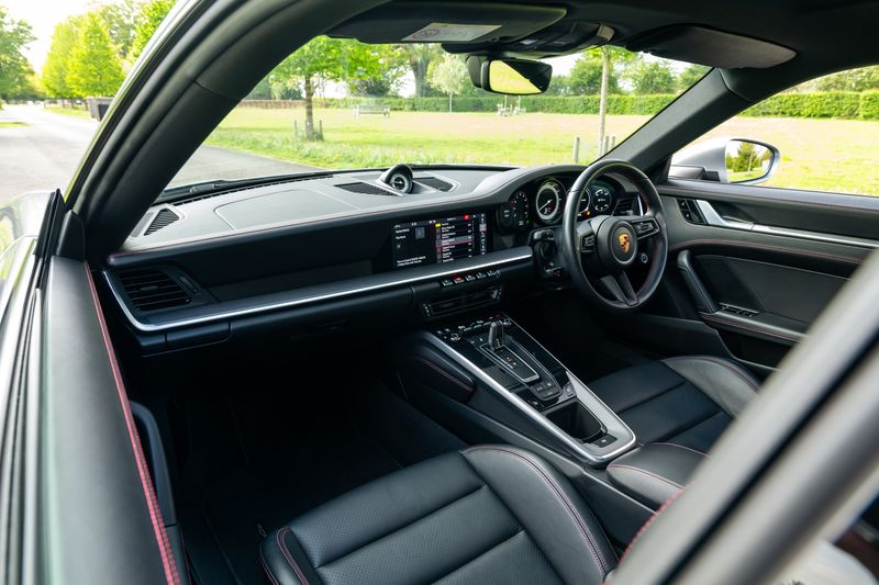 Porsche 911 (992) Carrera S PDK