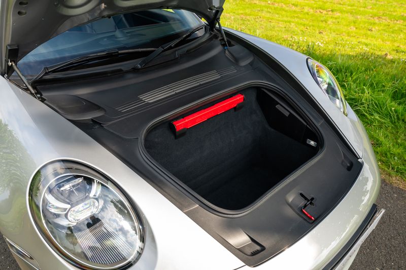 Porsche 911 (992) Carrera S PDK