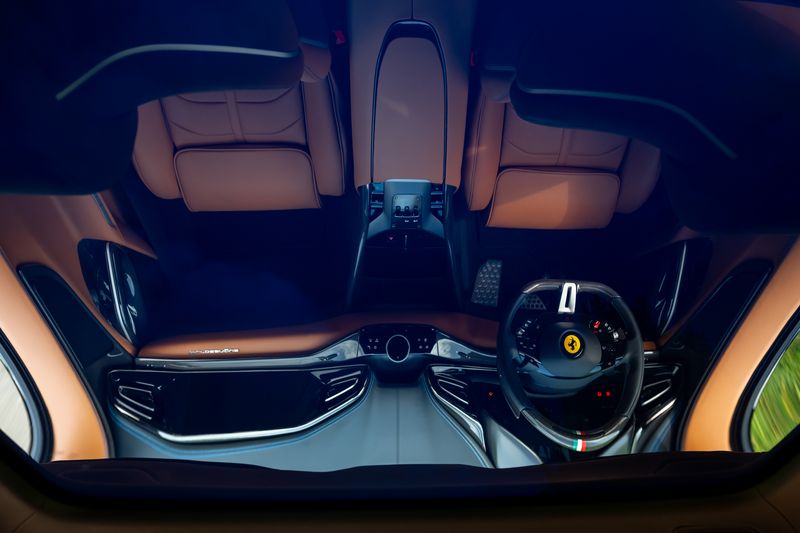 Ferrari Purosangue 6.5 V12 F1 DCT 4WD