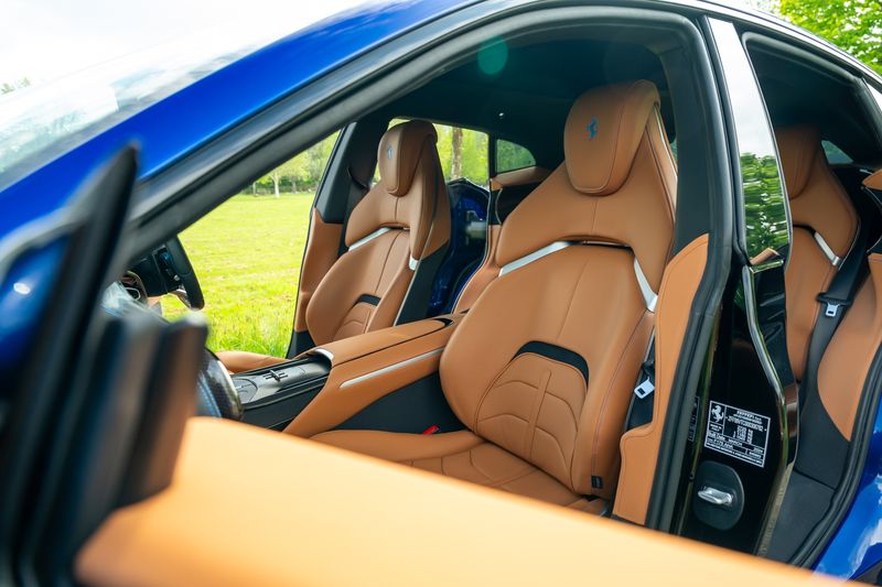 Ferrari Purosangue 6.5 V12 F1 DCT 4WD