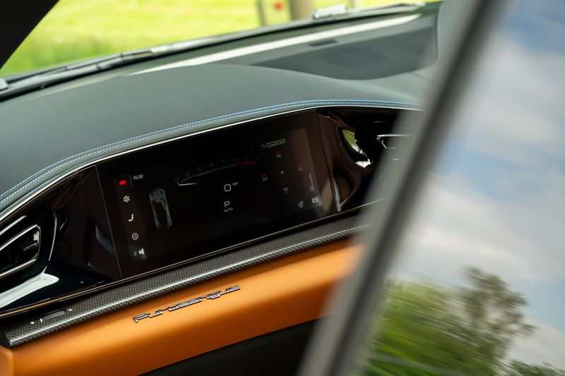 Ferrari Purosangue 6.5 V12 F1 DCT 4WD