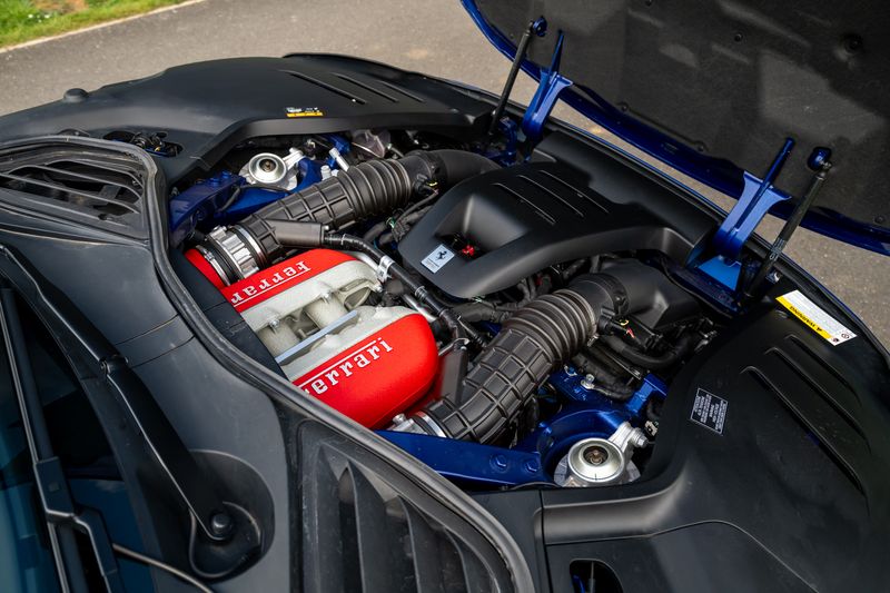 Ferrari Purosangue 6.5 V12 F1 DCT 4WD