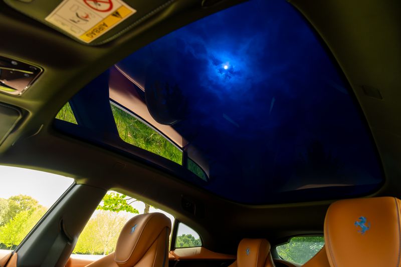 Ferrari Purosangue 6.5 V12 F1 DCT 4WD