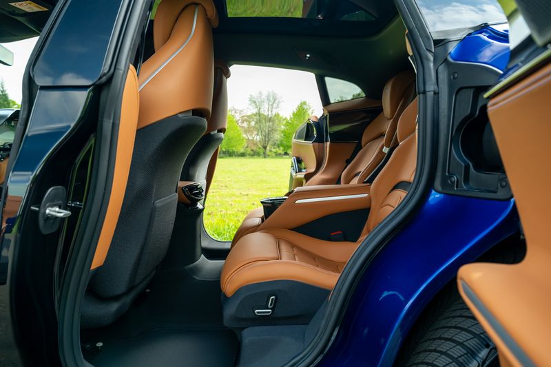 Ferrari Purosangue 6.5 V12 F1 DCT 4WD