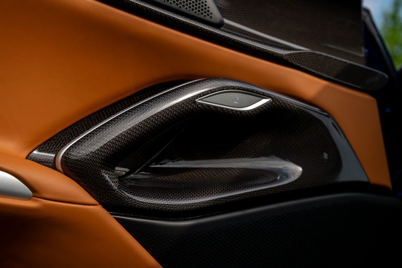 Ferrari Purosangue 6.5 V12 F1 DCT 4WD