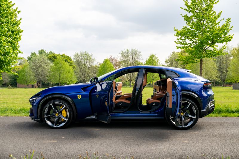 Ferrari Purosangue 6.5 V12 F1 DCT 4WD