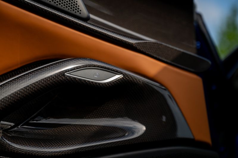 Ferrari Purosangue 6.5 V12 F1 DCT 4WD