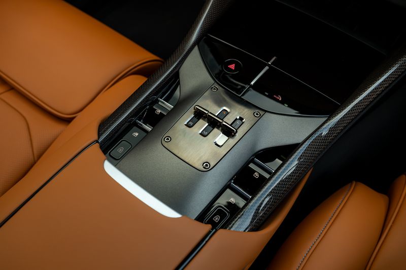 Ferrari Purosangue 6.5 V12 F1 DCT 4WD