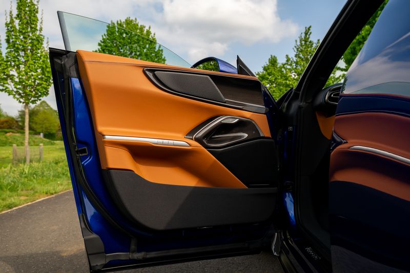 Ferrari Purosangue 6.5 V12 F1 DCT 4WD