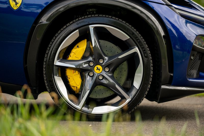 Ferrari Purosangue 6.5 V12 F1 DCT 4WD