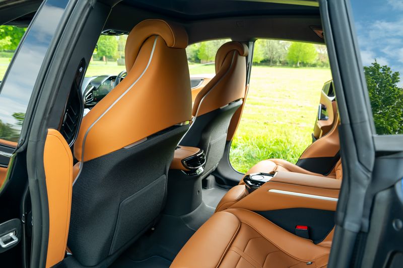 Ferrari Purosangue 6.5 V12 F1 DCT 4WD