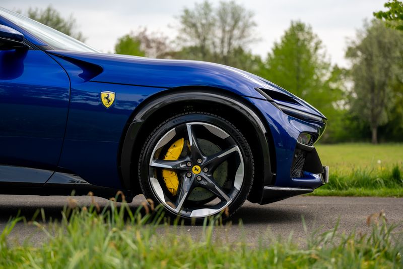 Ferrari Purosangue 6.5 V12 F1 DCT 4WD