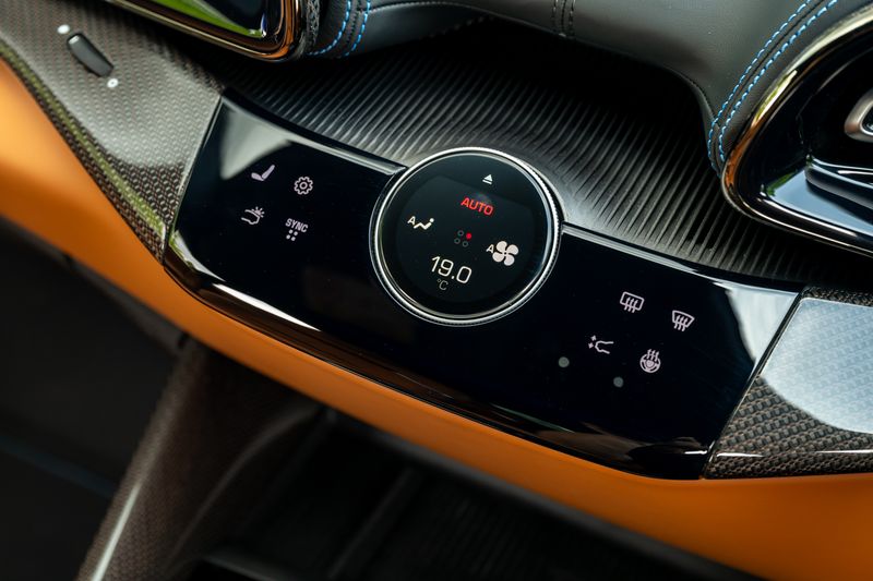 Ferrari Purosangue 6.5 V12 F1 DCT 4WD