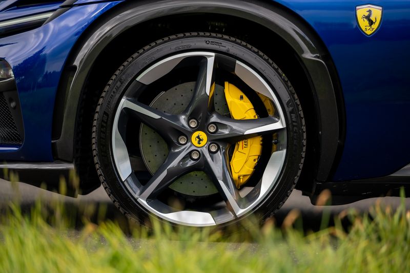 Ferrari Purosangue 6.5 V12 F1 DCT 4WD