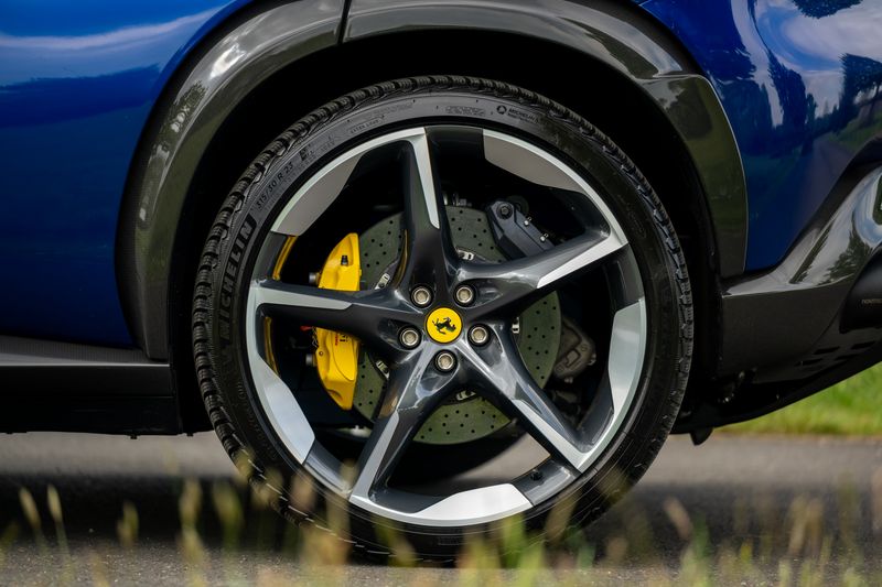 Ferrari Purosangue 6.5 V12 F1 DCT 4WD