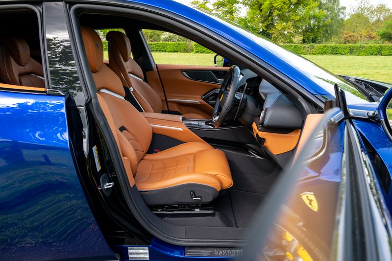 Ferrari Purosangue 6.5 V12 F1 DCT 4WD