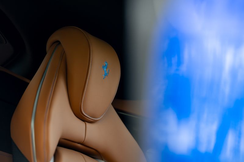 Ferrari Purosangue 6.5 V12 F1 DCT 4WD