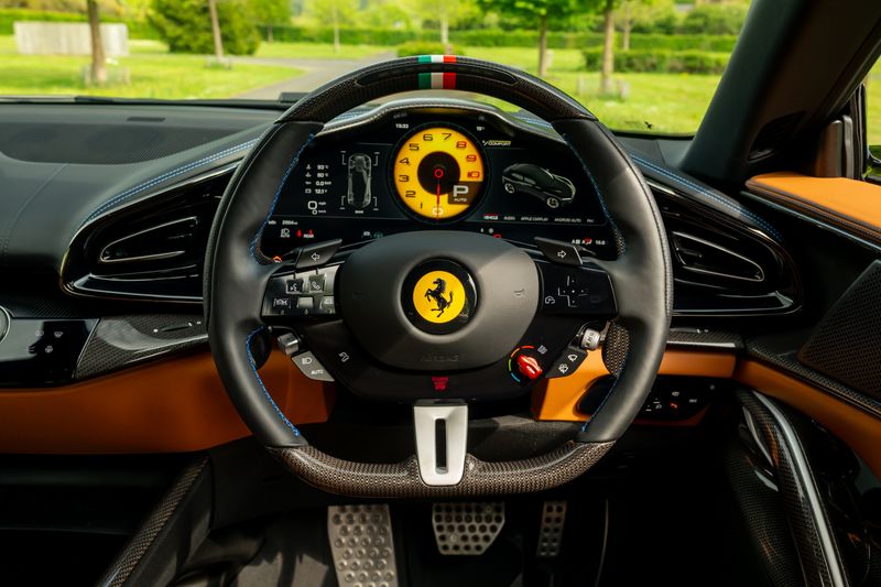 Ferrari Purosangue 6.5 V12 F1 DCT 4WD